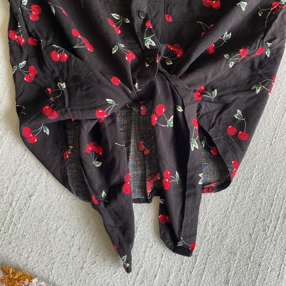 Love Notes Rockabilly Cherry Button Up Cherries T… - image 6